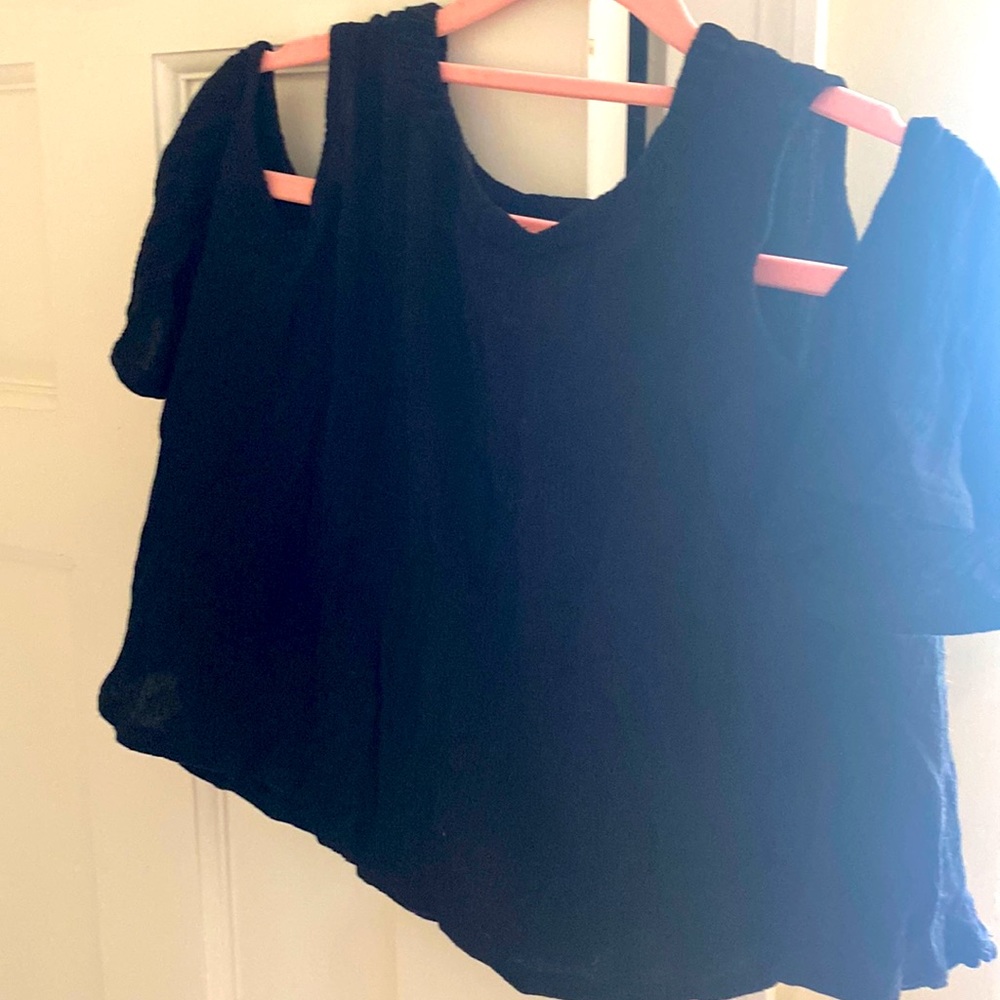 Ten Sixty Sherman off-the-shoulder black top. Size XS.